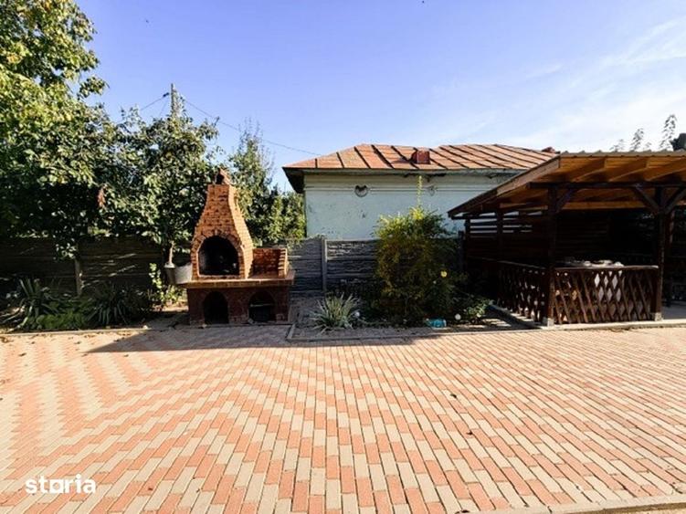 Casă cu 3 camere cu Teren 2296 Mp în Osica de Sus