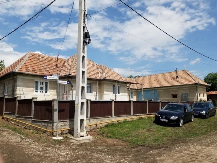 Casă cu 4 camere în Ceanu Mic