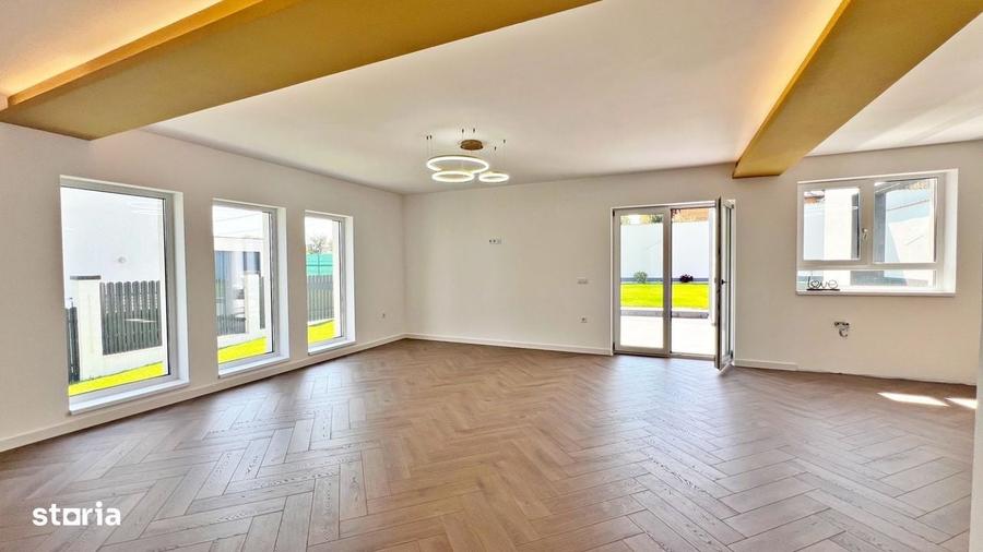 Casă cu 4 camere în Daia