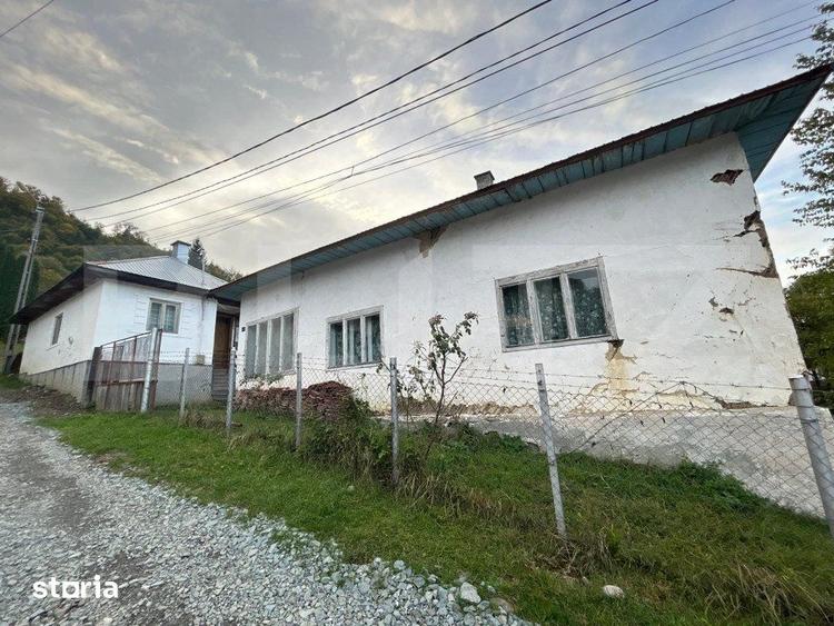 Casă cu 4 camere cu Teren 2000 Mp în Central