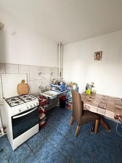 Apartament cu 3 camere decomandat, mobilat în Tătărași