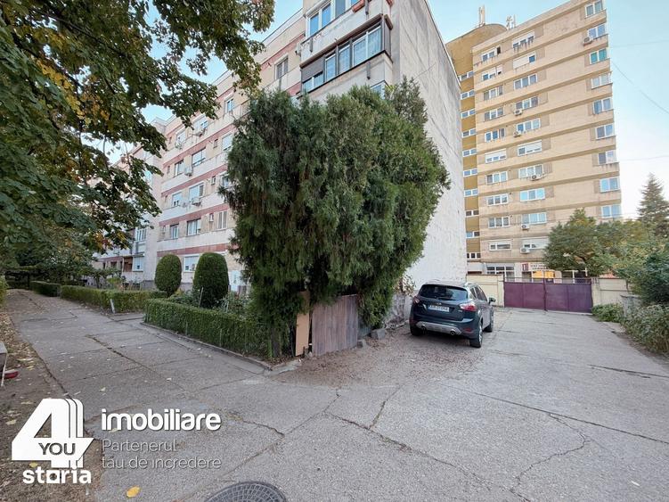 Apartament cu 4 camere decomandat în Boul Roșu