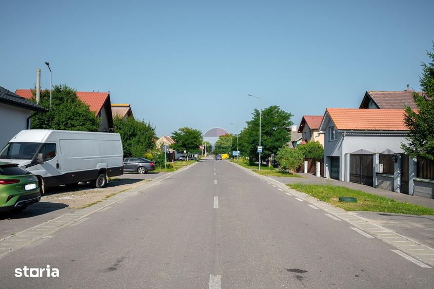 Casă cu 3 camere cu Teren 93 Mp în Sânpetru
