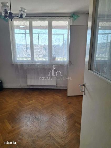 Apartament cu 3 camere decomandat în Dâmbu Pietros