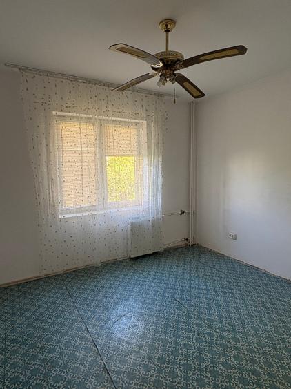 Apartament cu 3 camere decomandat în Ozana