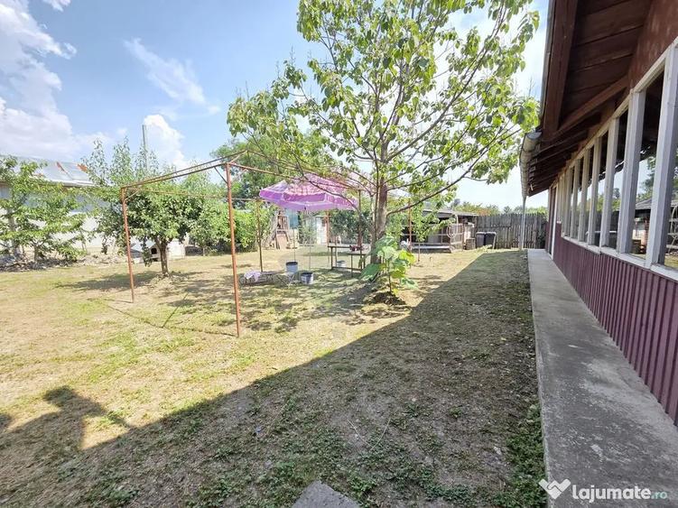 Casă cu 4 camere cu Teren 3405 Mp în Suraia