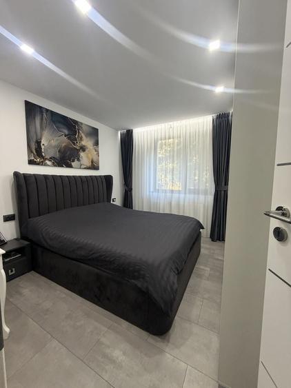 Apartament ultracentral , 3 camere , decomandat - 1
