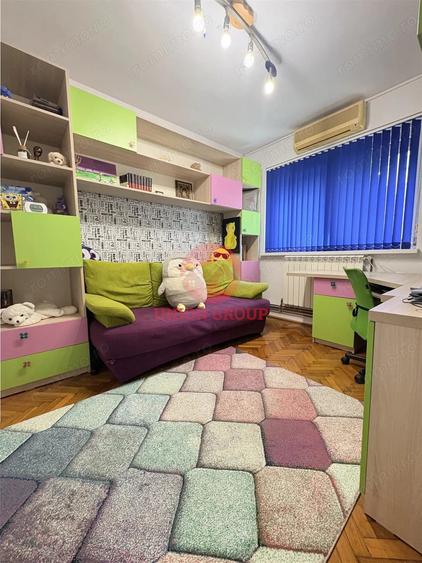 Apartament cu 3 camere decomandat, mobilat în Tomis Nord