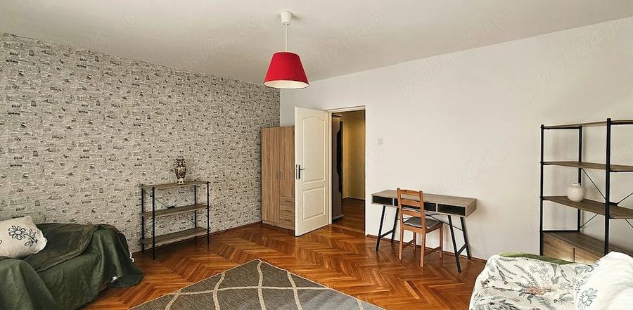 Apartament cu 3 camere decomandat în Central