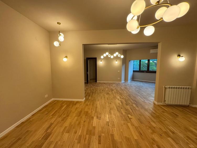 Apartament cu 4 camere semidecomandat în Cotroceni