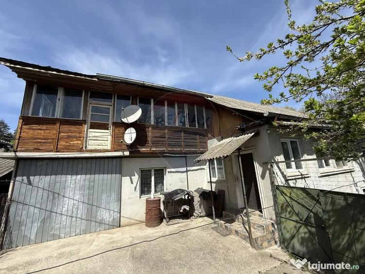 Casă cu 5 camere cu Teren 3056 Mp în Central