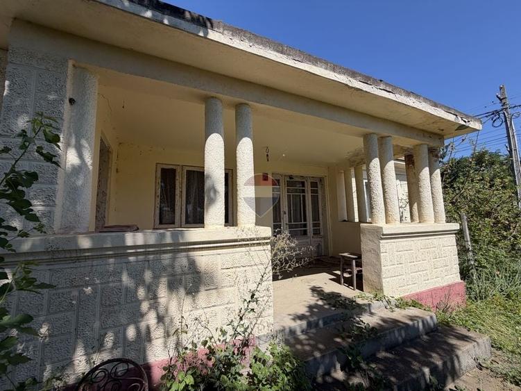 Casă individuală cu 3 camere cu Teren 2802 Mp în Țifești