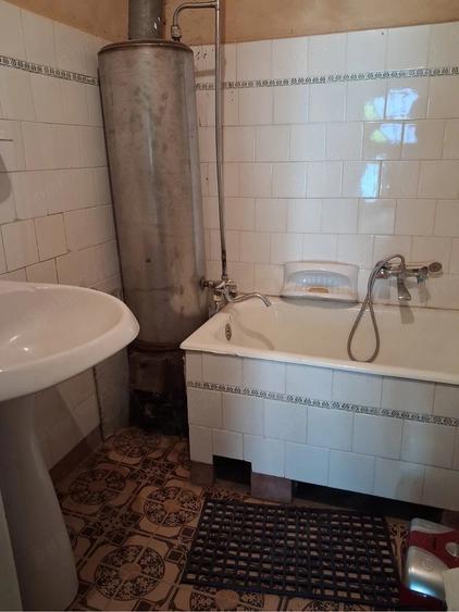 Casă cu 3 camere cu Teren 900 Mp în Poiana Sibiului