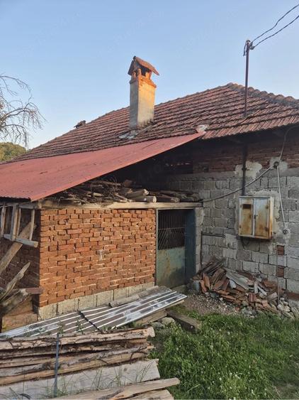 Casă cu 4 camere cu Teren 5108 Mp în Poienari (Poienarii de Muscel)