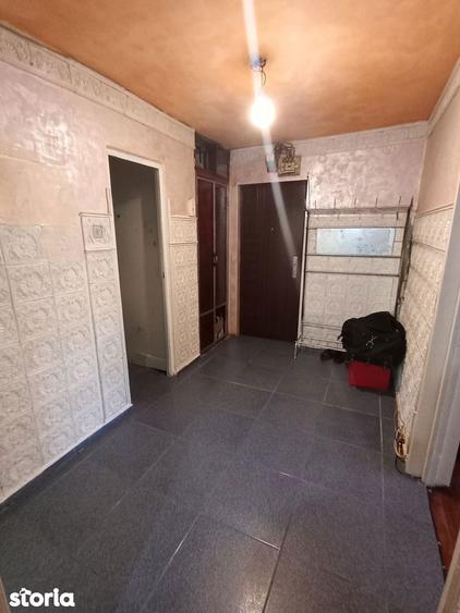 Apartament cu 4 camere decomandat în Tomis Nord