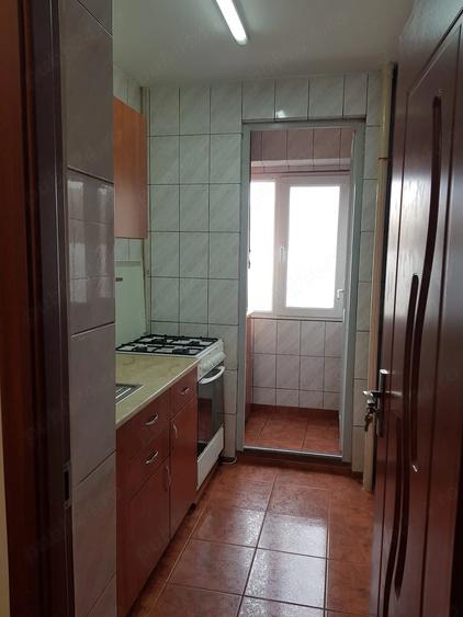 Apartament cu 2 camere semidecomandat în Giurgiului