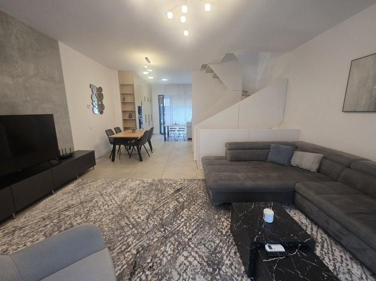 Duplex cu 6 camere cu Canalizare în Pipera