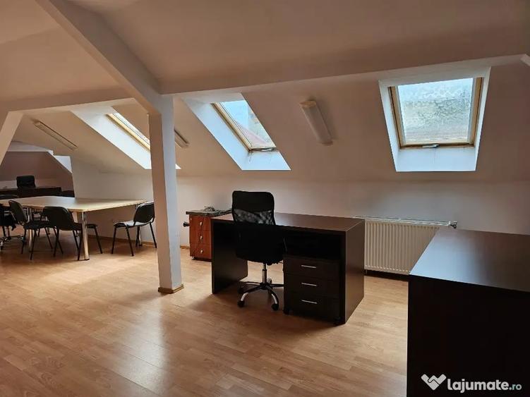 Casă cu 5 camere cu Teren 153 Mp în Podgoria