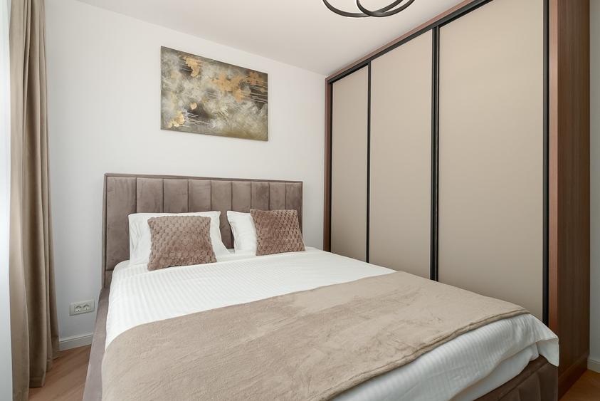 Apartament cu 2 camere semidecomandat, mobilat în Universitate