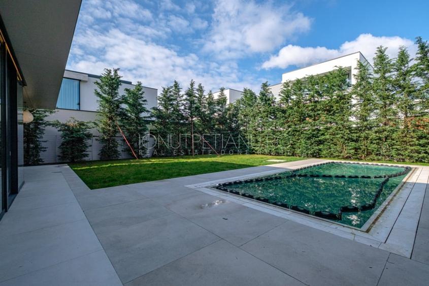 Casă individuală cu 6 camere cu Piscina în Iancu Nicolae