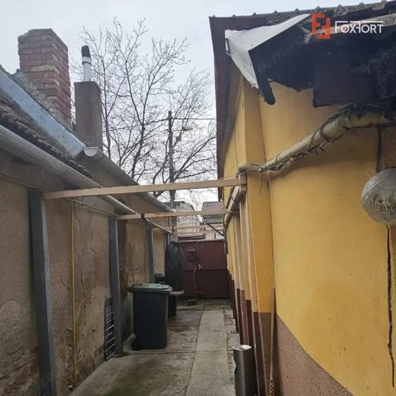 Casă cu 7 camere cu Canalizare în Mehala