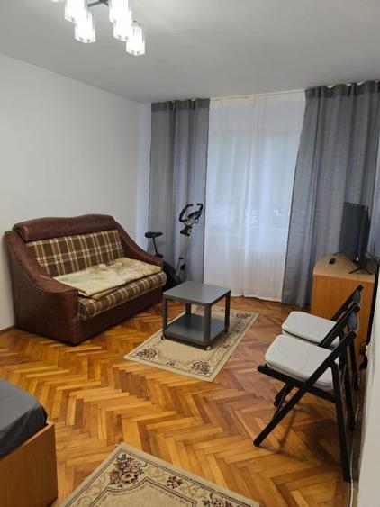 Garsonieră decomandată în Berceni