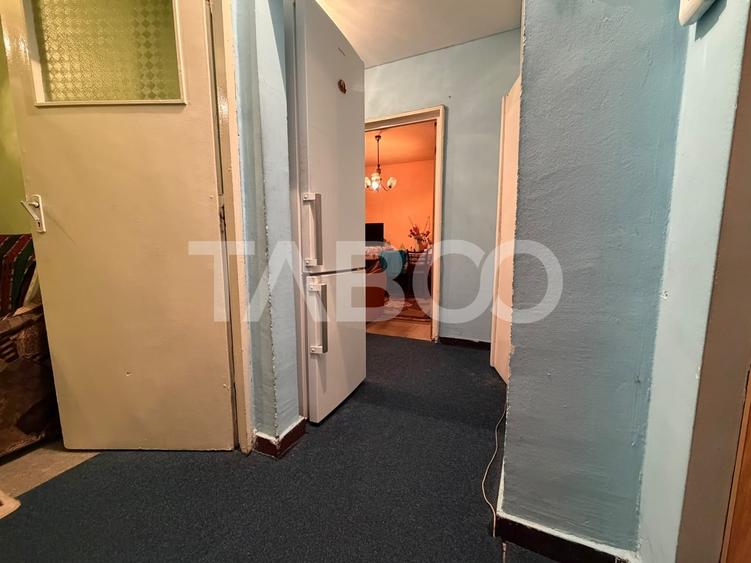 Apartament cu 3 camere semidecomandat, mobilat în Mănăștur