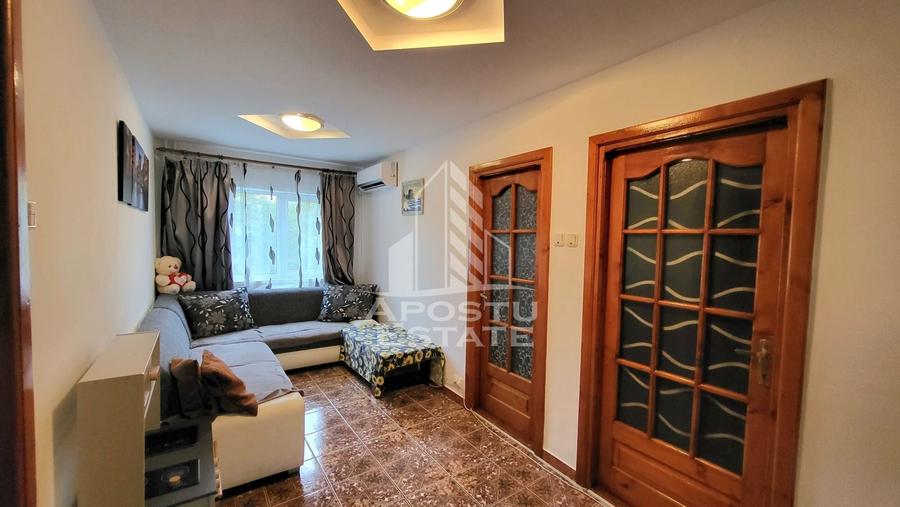 Apartament cu 4 camere decomandat, mobilat în Lipovei