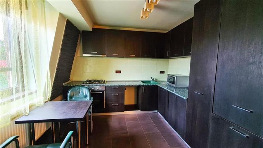 Apartament cu 3 camere decomandat în Blașcovici