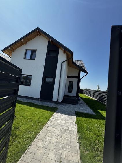 Casă cu 4 camere în Central