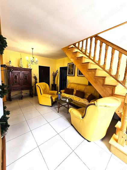 Casă cu 5 camere cu Teren 600 Mp în Central