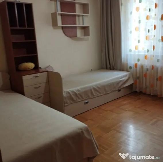 Apartament cu 3 camere decomandat în Odobescu