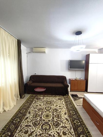 Rahova-Str.Oltului-Garsoniera-Curte proprie-Parcare-340 EUR - 2