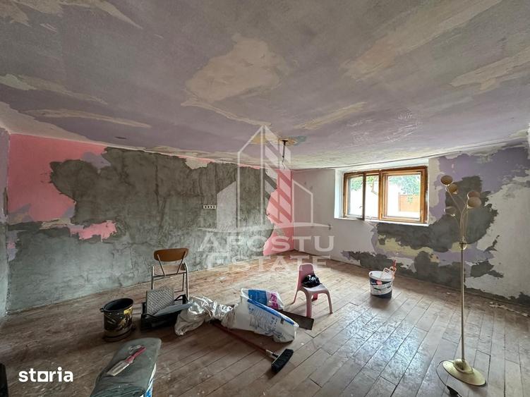 Casă cu 4 camere cu Teren 344 Mp în Zimandcuz
