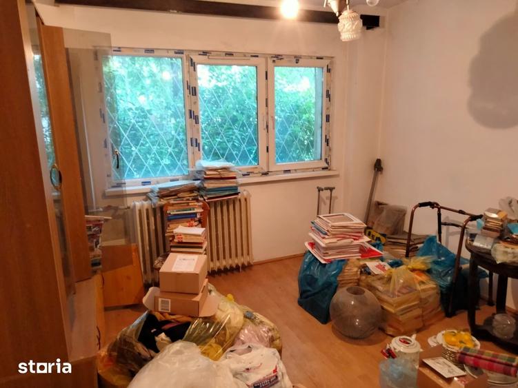 Apartament cu 4 camere decomandat în Pantelimon