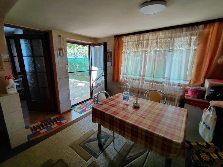 Casă individuală cu 3 camere cu Canalizare în Blejoi