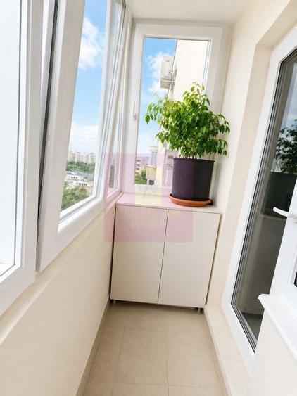 Apartament cu 3 camere semidecomandat în Titan
