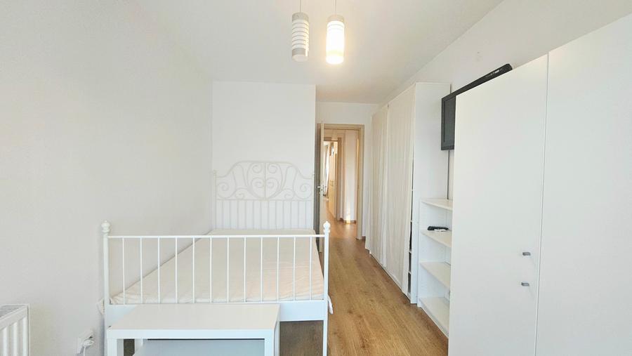 Apartament cu 3 camere semidecomandat în Străulești
