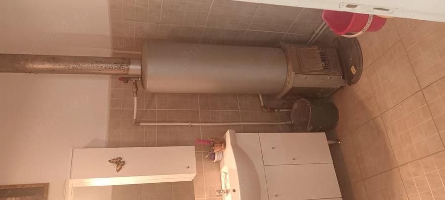 Casă cu 5 camere cu Teren 2000 Mp în Central