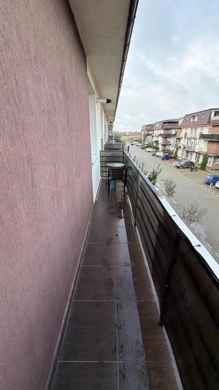 Apartament cu 3 camere decomandat în 1 Decembrie
