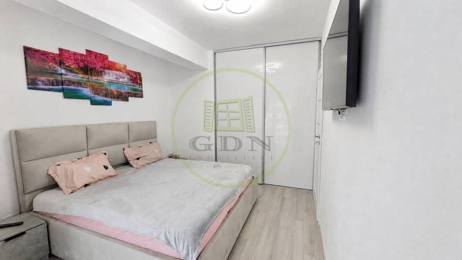 Apartament cu 3 camere semidecomandat, mobilat în Periferie