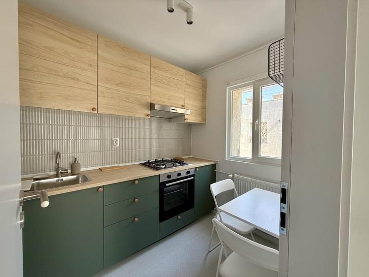 Apartament cu 2 camere semidecomandat, mobilat în Dorobanți
