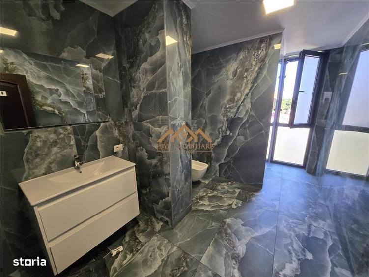 Spațiu comercial, de 210 mp, în Central