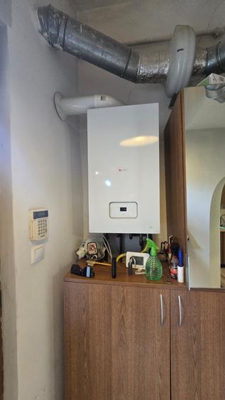 Apartament cu 2 camere decomandat, mobilat în P-ța Universității