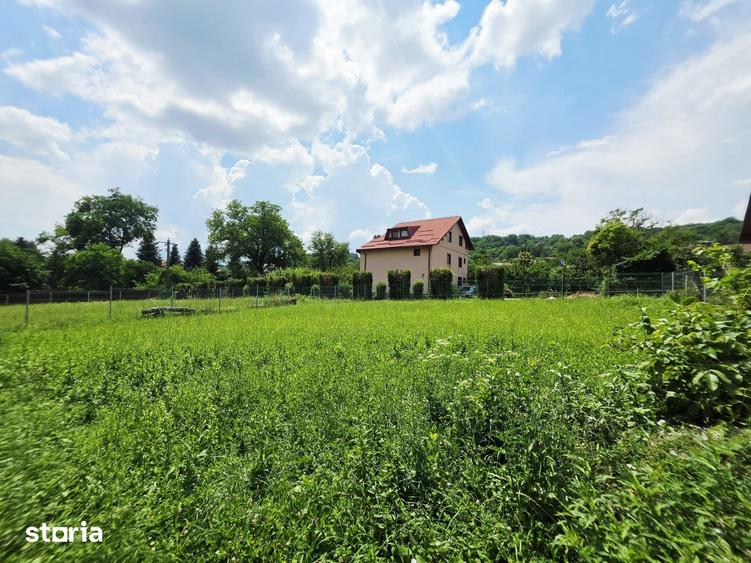 Teren de 560 mp, în Central