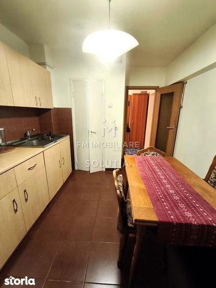 Apartament cu 5 camere decomandat în Traian