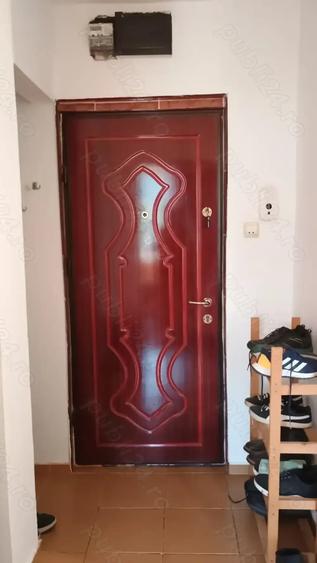 Apartament cu 3 camere decomandat în Micro II