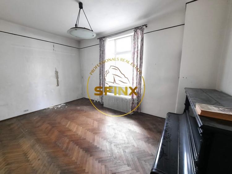 Apartament cu 4 camere semidecomandat în Cișmigiu