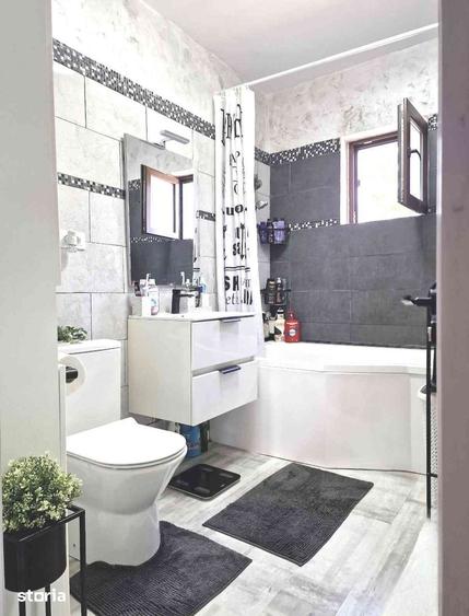 Casă cu 4 camere cu Teren 500 Mp în Central