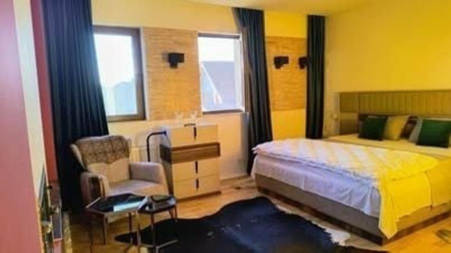 Casă cu 4 camere decomandat în Remetea Mare